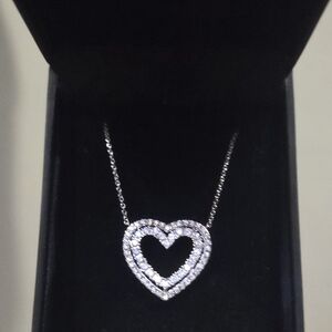 Dazzling Silver Heart Necklace 17 Inch